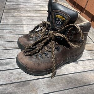 Asolo women’s hiking & backpacking boots - size 8
